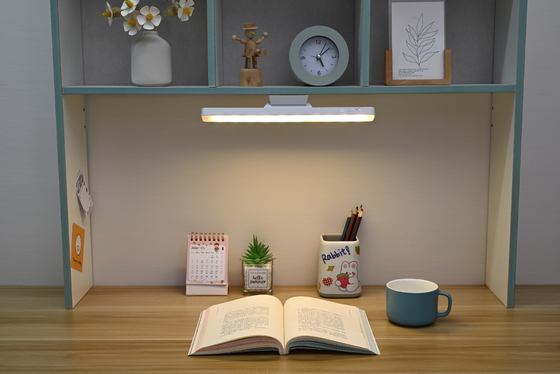 Đèn bàn LED có thể tắt 5W Kiểm soát cảm ứng trong nhiệt độ màu 3500-6500K
