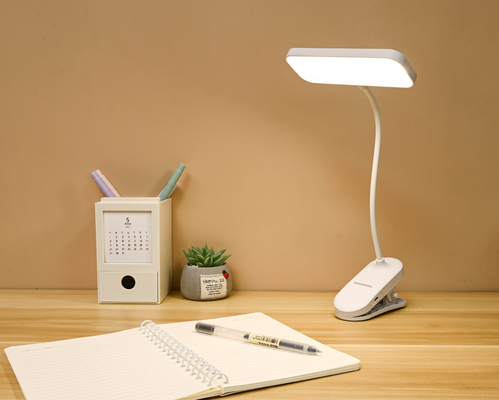 5 watt đèn hiện đại đèn bàn với cánh tay điều chỉnh FCC chứng nhận 5W năng lượng phòng ngủ đèn bàn