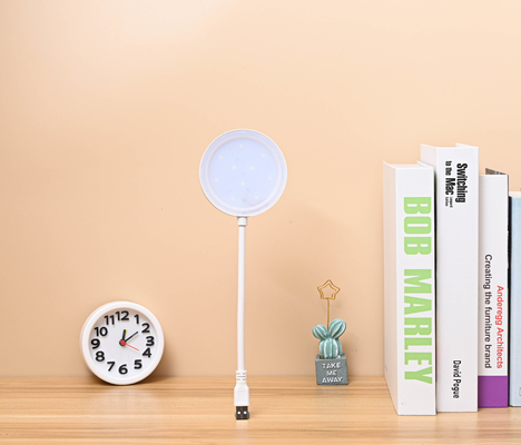 3500-6500K Màu sắc đèn LED mắt chăm sóc USB Đèn bàn sạc lại Với điều chỉnh đa góc