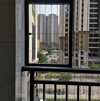 3mm Reel Steel Wire Balcony Grilles Với 100kg Capacity Balcony Reel Grille