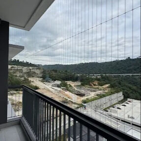 Ban công Tấm lưới không thể nhìn thấy giải pháp an toàn lưới trong suốt kết hợp độ bền và sự hấp dẫn thẩm mỹ cho các tòa nhà hiện đại