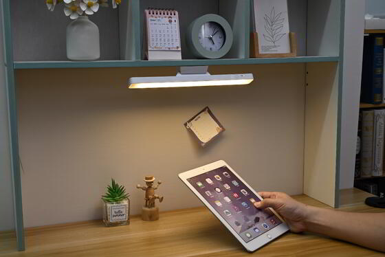 Đèn LED hấp thụ từ tính mạnh bảo vệ mắt có thể sạc lại 800mA Đèn ánh sáng dịu USB Cấp nguồn Đèn học