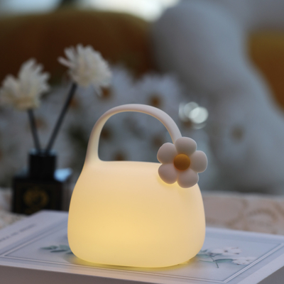 Logo tùy chỉnh Động tác điều khiển cảm ứng cầm tay LED Đèn đêm Thiết kế mới quà sinh nhật Phòng ngủ Silicone khí quyển USB sạc lại