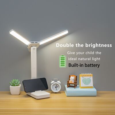 Đèn bàn LED điều chỉnh độ sáng ba mức, cung cấp giải pháp chiếu sáng cho môi trường làm việc, học tập và thư giãn